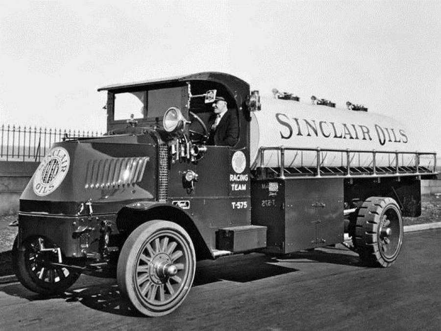  Mack AC Tanker 1916 года  (фото 3 из 3)